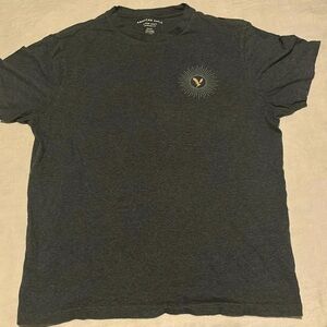 American Eagle 
T-shirt
Super soft
Women medium